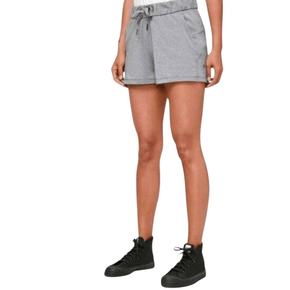 LULULEMON ATHLETICA On The Fly Short 2.5' In Heathered Slate Size 12
